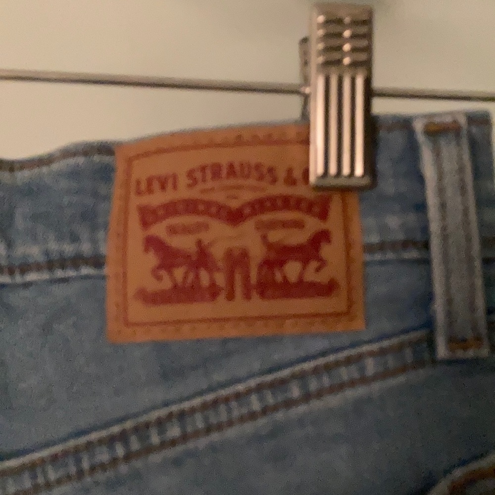 Levis high rise shorts - Picture 2 of 4
